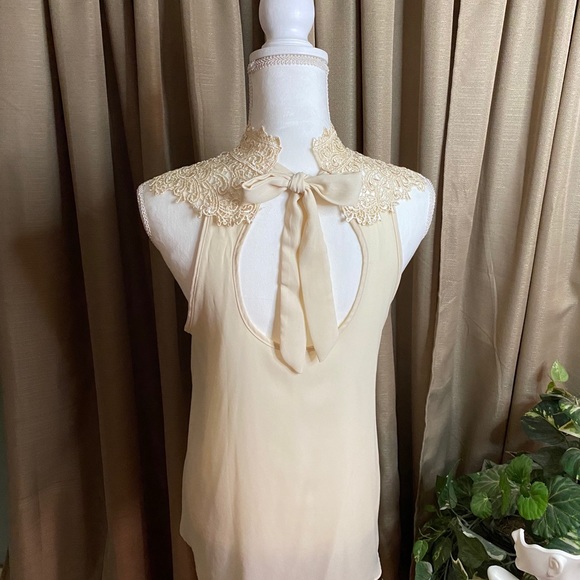 Top - Picture 2 of 2